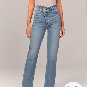 Abercrombie 90s Ultra High Rise Straight Jeans